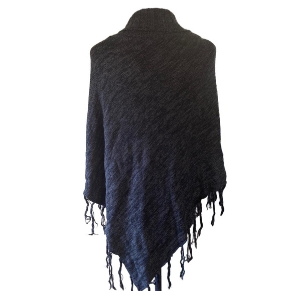 Suzy Shier knit poncho charcoal grey - Picture 3 of 4